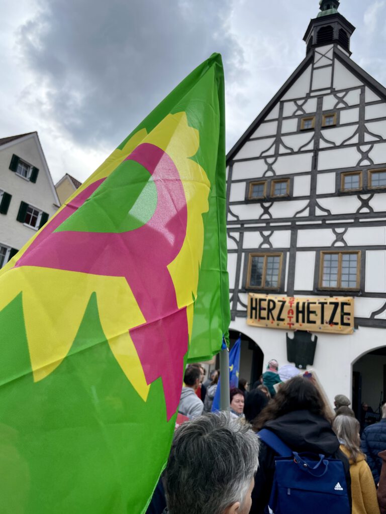 Demo für Herz statt Hetze in Krumbach