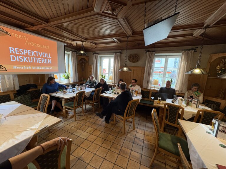 Krumbacher Stammtisch „Schwätza statt Hetza“ mit Marc Hettich
